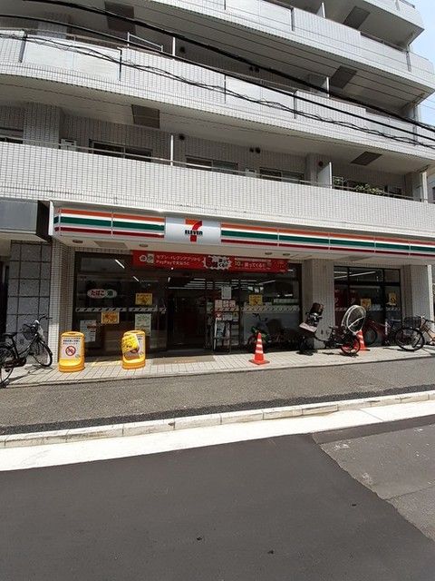 コンビニ　セブンイレブン代々木上原駅前店（コンビニ）まで200m