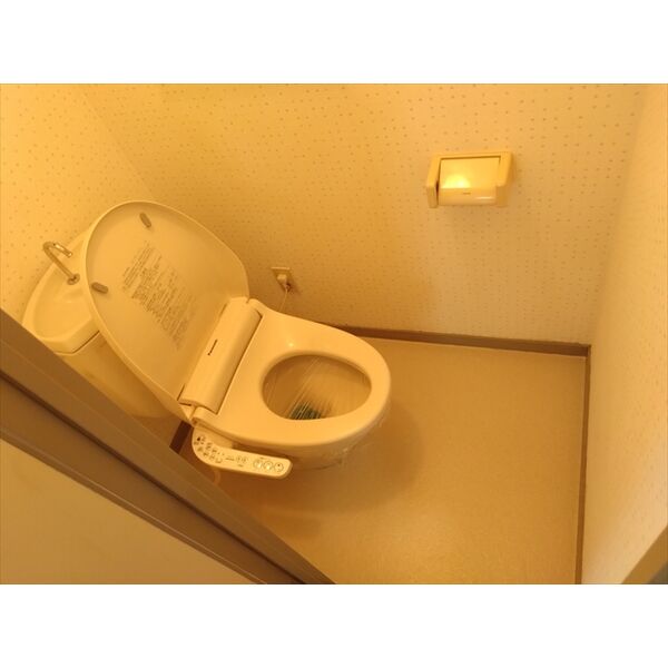 トイレ　※別室の参考写真の為、現況優先です。
