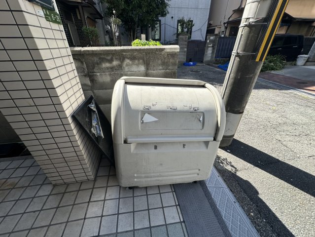 その他共有部分　駐輪場置き場兼エントランスです。