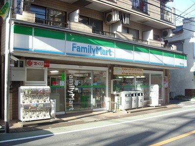 コンビニ　ファミリーマート 熊代栄町店（コンビニ）まで404m
