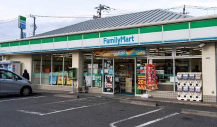 コンビニ　ファミリーマート 春江町四丁目店（コンビニ）まで36m