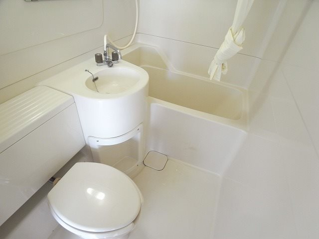 バス・シャワールーム　※他のお部屋の写真になります。