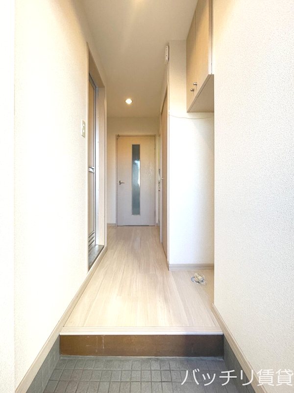 玄関　※同物件別号室の為、現状を優先いたします。