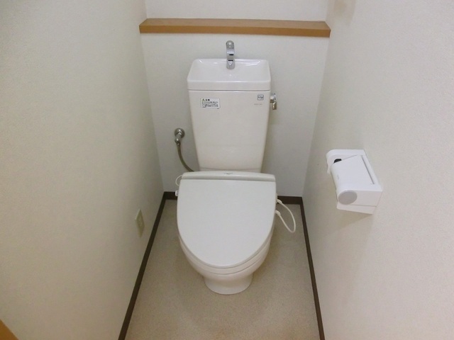トイレ　バス・トイレ別です。