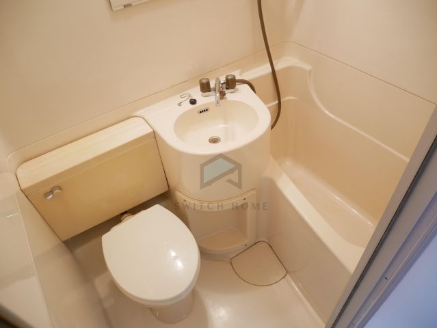 バス・シャワールーム　コンパクトで使いやすいお風呂です