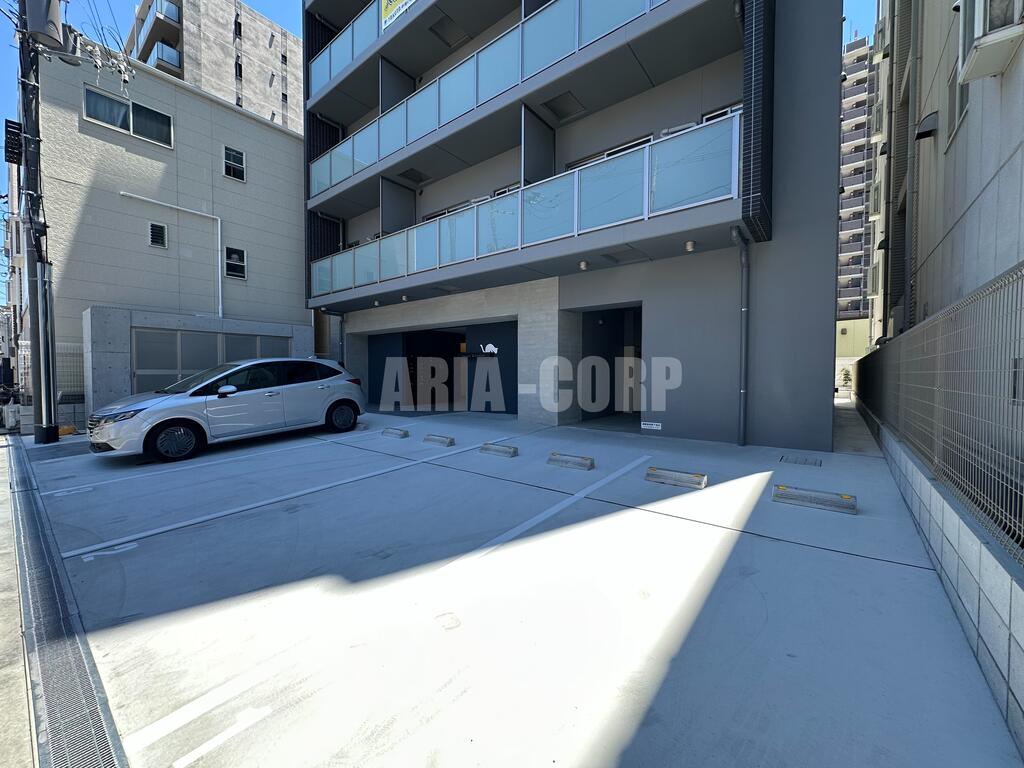駐車場　敷地内駐車場◎月額22000円。