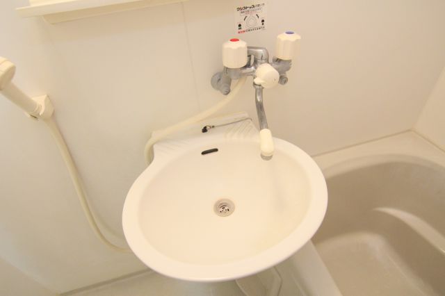 洗面設備　別部屋の参考写真です。