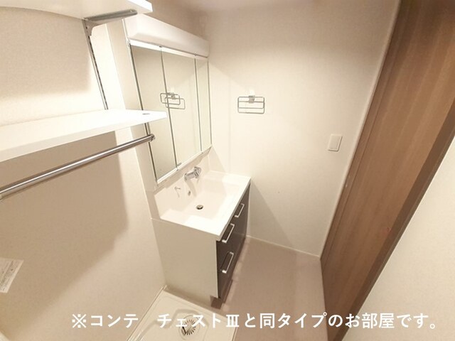 洗面設備　同タイプ