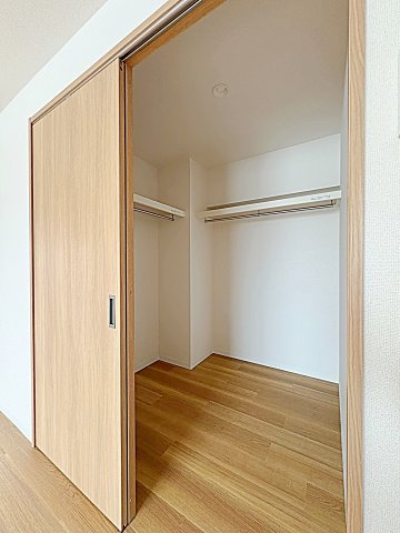 収納　ウィークスルークローゼット