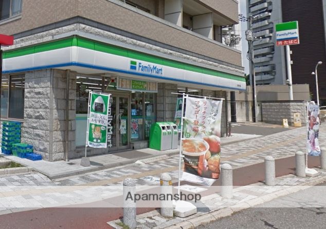 コンビニ　ファミリーマート（コンビニ）まで999m