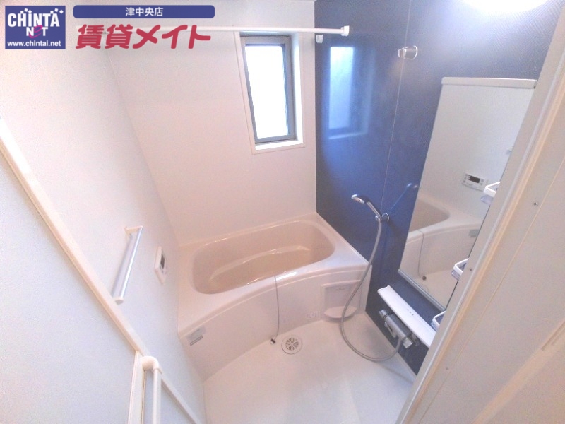 バス・シャワールーム　同型参考写真