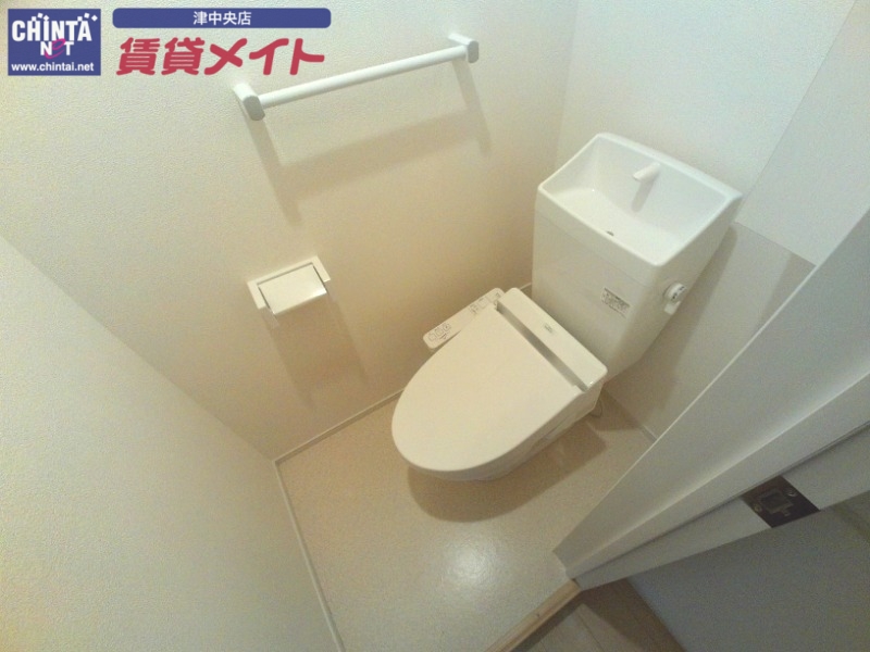 トイレ　同型参考写真