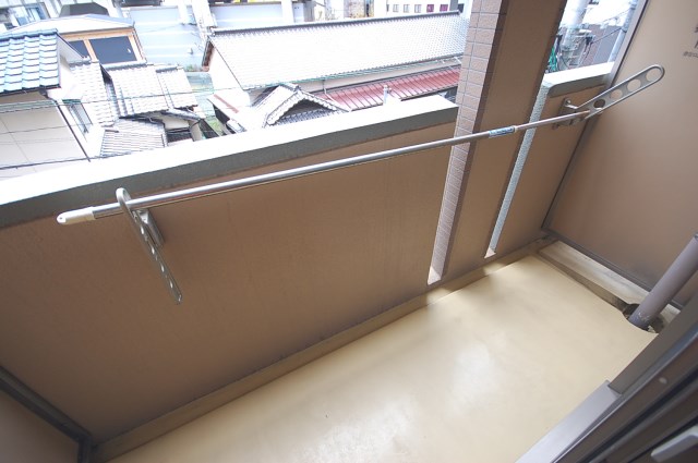バルコニー　※別部屋の参考写真になります。
