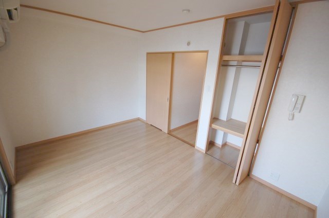 居室・リビング　※別部屋の参考写真になります。