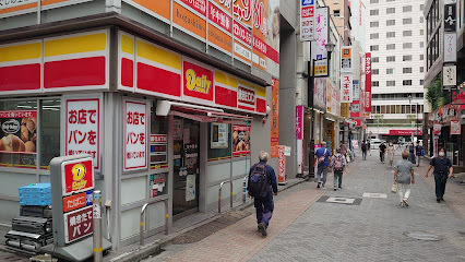 コンビニ　デイリーヤマザキ赤坂見附店（コンビニ）まで444m