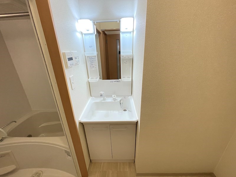 洗面設備　※106号室の写真です。