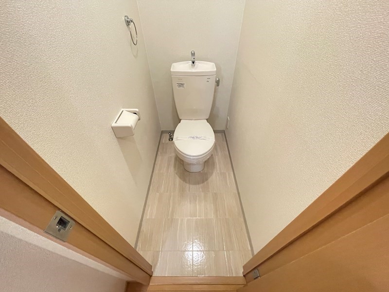 トイレ　※106号室の写真です。