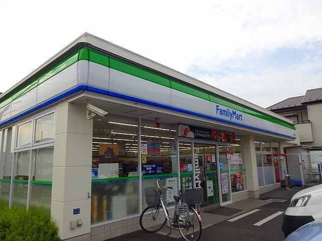 コンビニ　ファミリーマート板橋三園店（コンビニ）まで252m