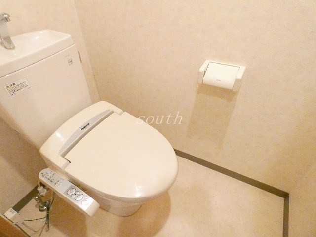 トイレ　ウォシュレット付きのトイレ