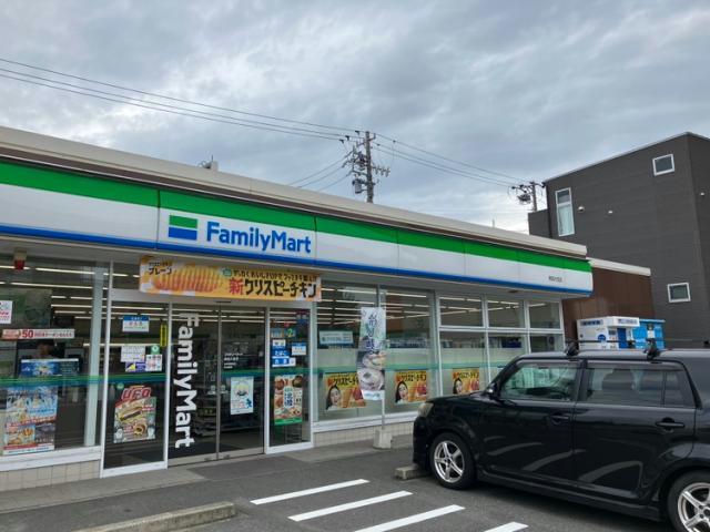 コンビニ　ファミリーマート熱田大宝店（コンビニ）まで349m