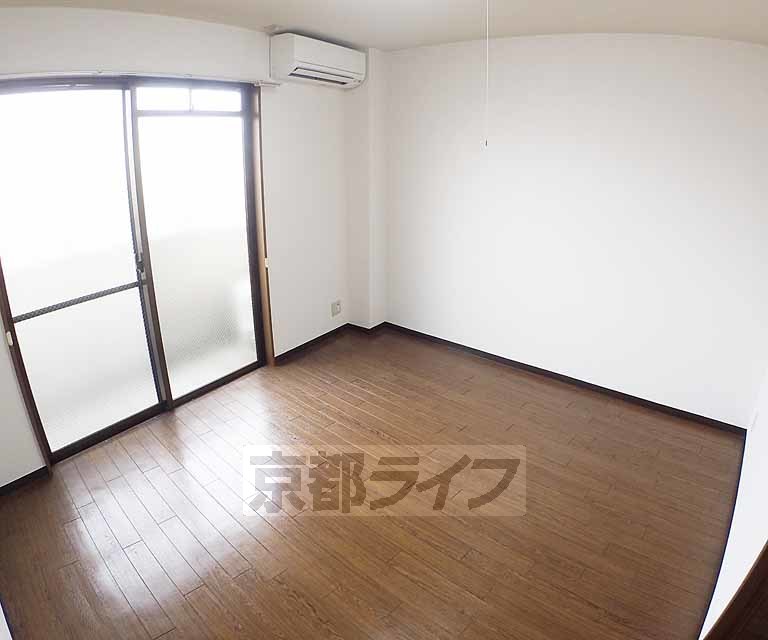 居室・リビング　フローリングのお部屋です。