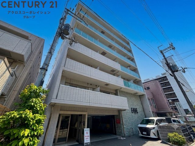 建物外観　オートロックで外部の人間が簡単に出入りできないため安心です。