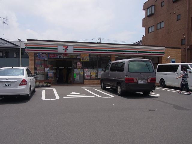 コンビニ　セブンイレブン（コンビニ）まで180m