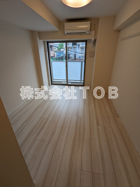 居室・リビング　※別号室同間取り参考写真