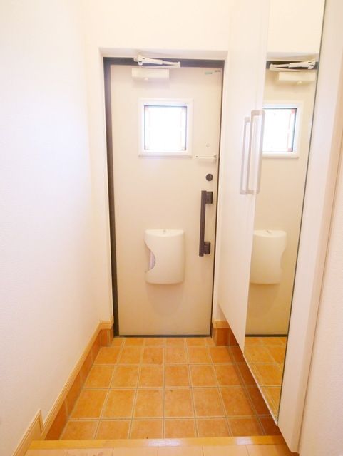 玄関　★お問い合わせはタウンハウジング祖師ヶ谷大蔵店まで★