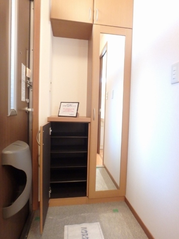 玄関　図面と現状に相違がある場合には現状を優先