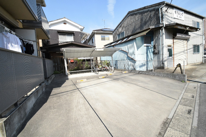 駐車場　駐車場