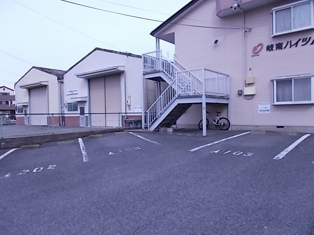 駐車場　駐車スペースもあります
