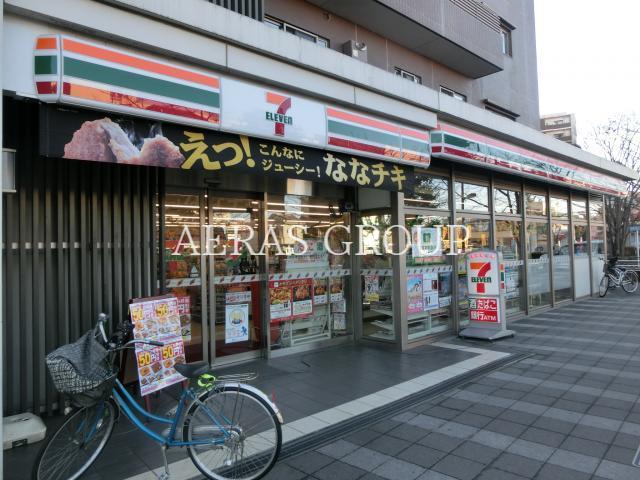 コンビニ　セブンイレブン足立西新井さくら参道店（コンビニ）まで179m