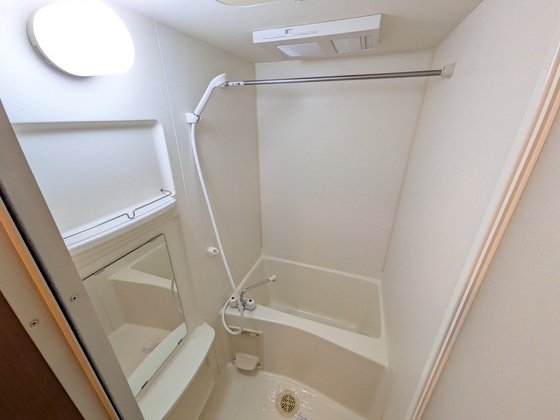 バス・シャワールーム　※別部屋の写真です