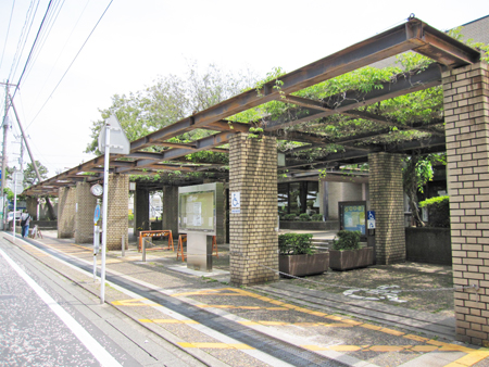 図書館　茅ヶ崎市立図書館（図書館）まで76m