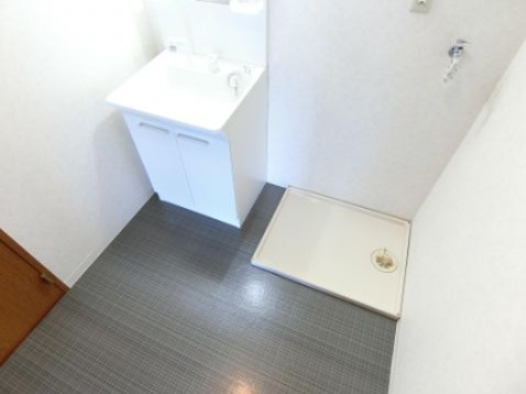 洗面設備　同マンション別部屋写真