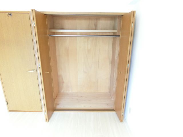 収納　同マンション別部屋写真