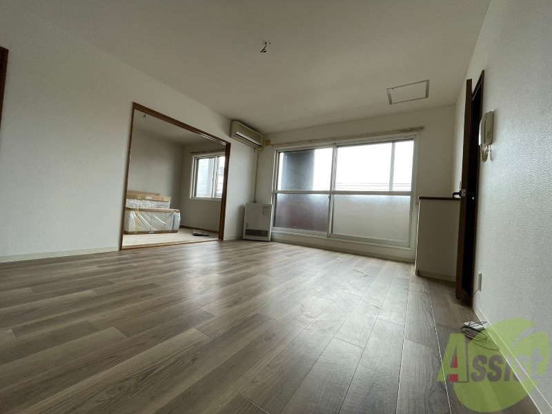 居室・リビング　広くてキレイなお部屋が広がっていて、充実した生活が送れそう。