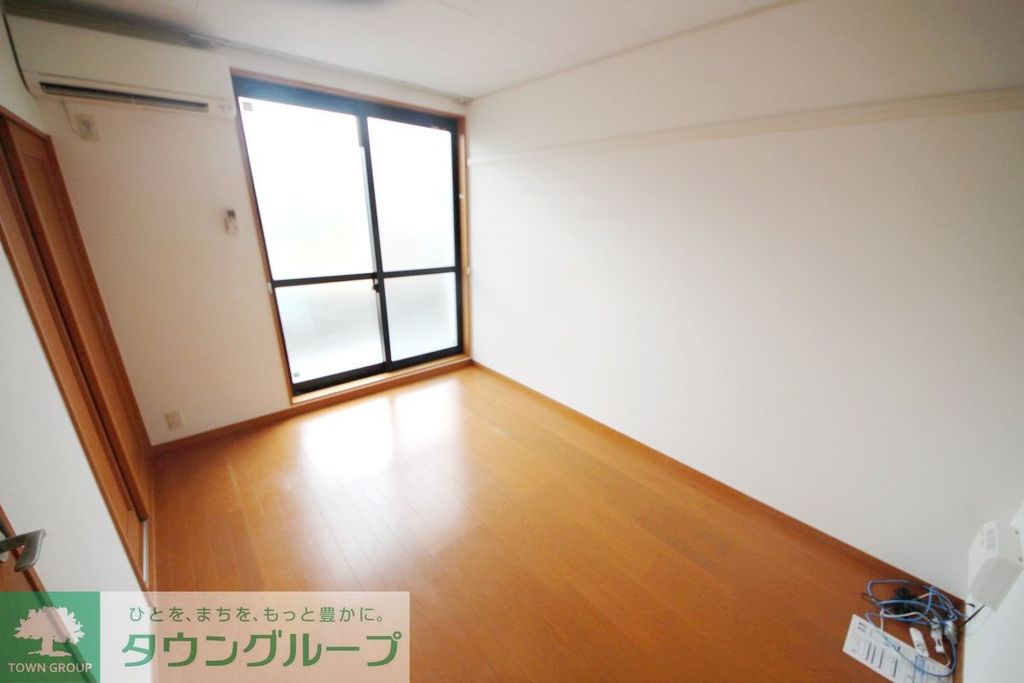 居室・リビング　同物件別部屋写真