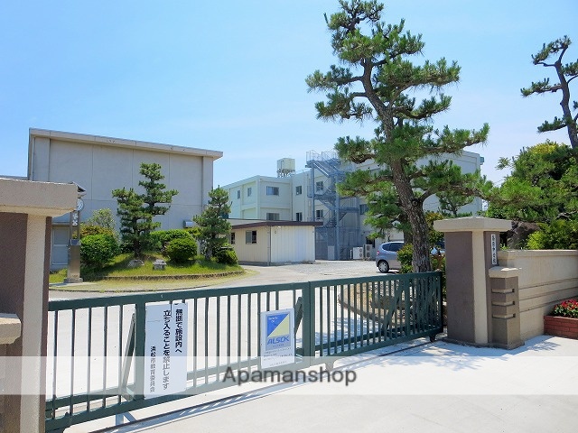 中学校　篠原中学校（中学校）まで251m