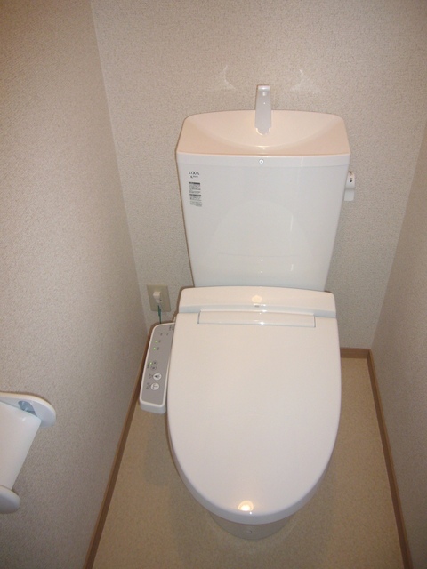トイレ　洗浄機能付き便座