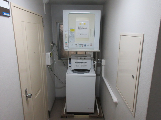 その他設備　２・３階にコインランドリーの洗濯機があります。