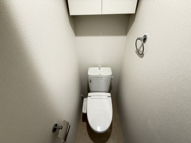 地下鉄御堂筋線 中津駅 徒歩11分 15階建 築1年のトイレ写真