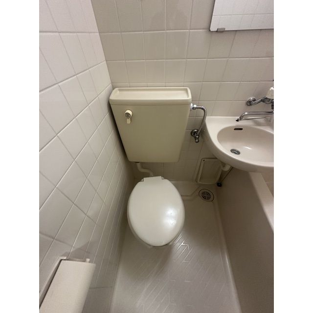トイレ　清潔感のあるトイレです
