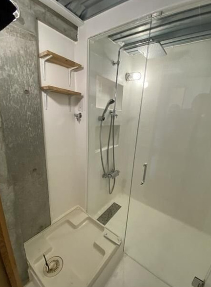 バス・シャワールーム　別部屋の画像を使用しております。