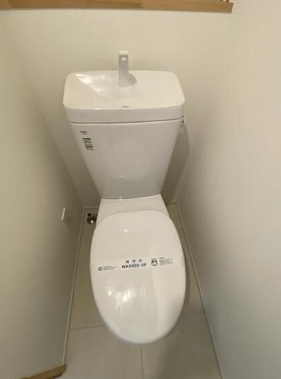 トイレ　別部屋の画像を使用しております。