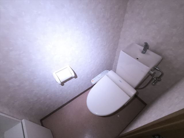 トイレ　ウォシュレット付き