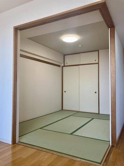 バルコニー　浴室乾燥機完備
