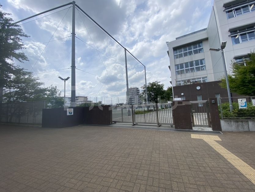 中学校　板橋区立板橋第三中学校（中学校）まで780m