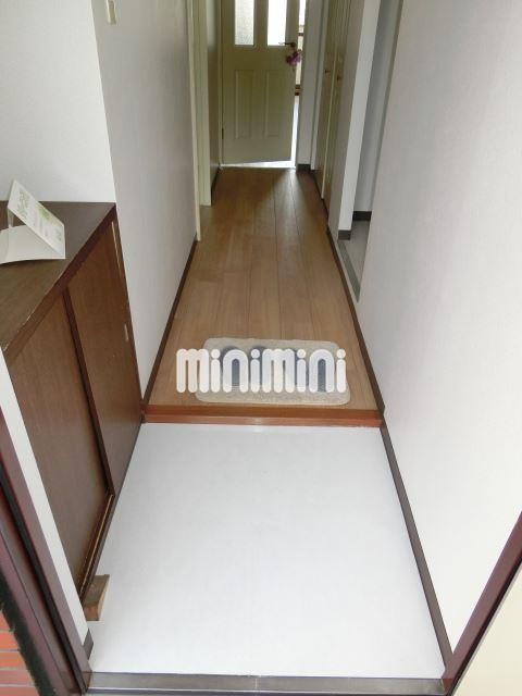 玄関　靴箱付き